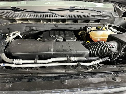 Used 2025 Chevrolet Silverado 1500 Custom Trail Boss w/ LPO, Dark Essentials Package AWD/4WD image 29