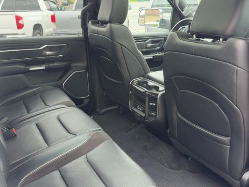 Used 2019 RAM 1500 Laramie AWD/4WD image 12