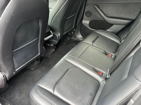 Used 2022 Tesla Model Y Performance image 15