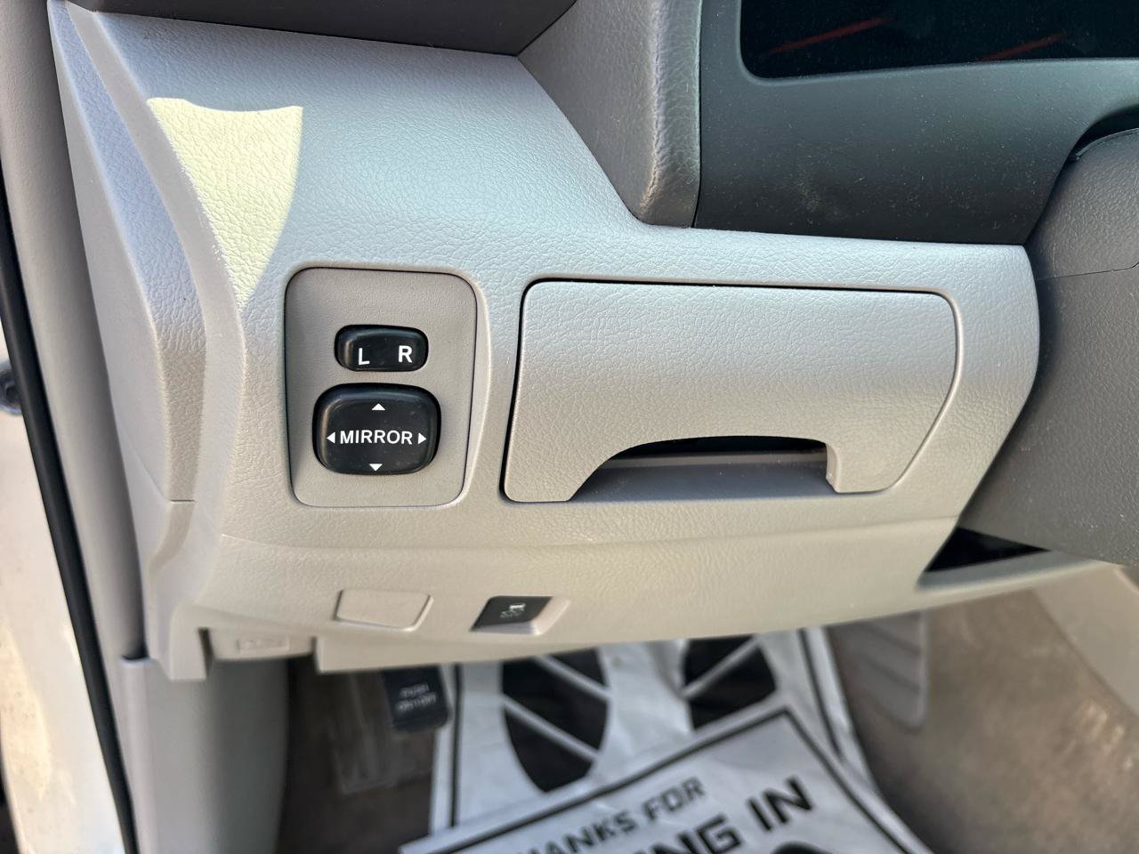 Used 2010 Toyota Camry FWD image 28