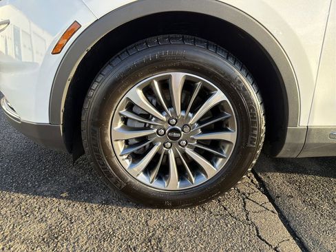 Certified 2023 Lincoln Nautilus AWD w/ Premium Package image 29