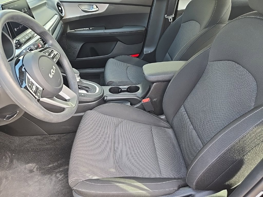 Used 2024 Kia Forte LXS w/ LXS Technology Package FWD image 20