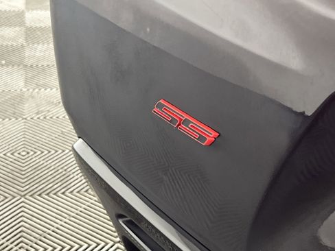 Used 2018 Chevrolet Camaro SS image 27