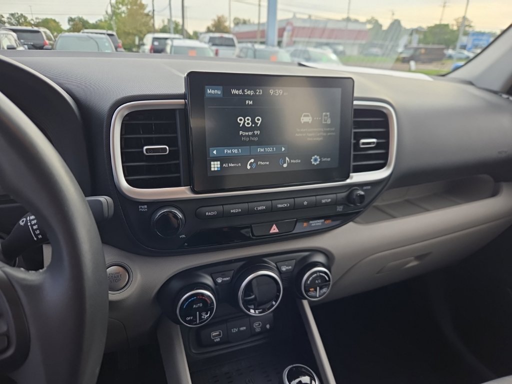 Used 2026 Hyundai Venue SEL FWD image 14