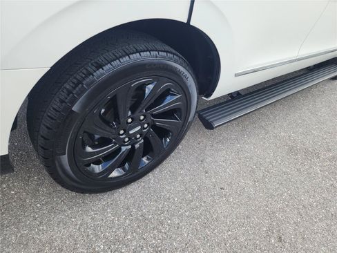 Certified 2024 Lincoln Navigator Reserve AWD/4WD image 21