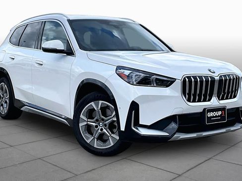 Used 2025 BMW X1 xDrive28i image 3