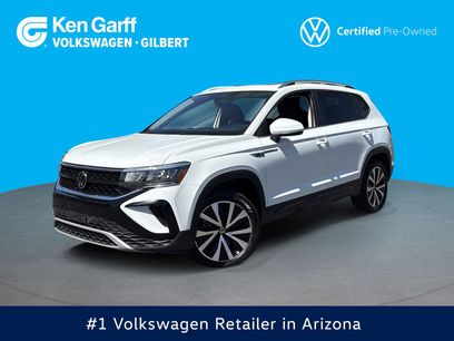 Used 2023 Volkswagen Taos SE w/ Panoramic Sunroof Package
