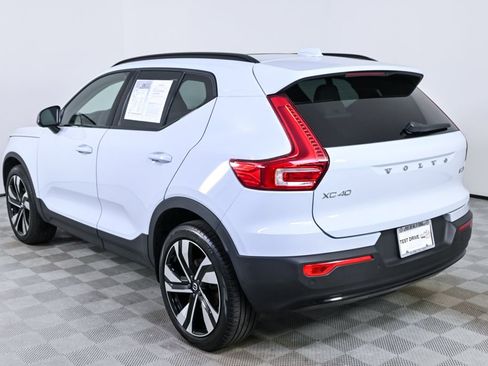 Certified 2024 Volvo XC40 B5 Plus w/ Protection Package Premier image 4