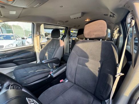 Used 2019 Dodge Grand Caravan SE image 10