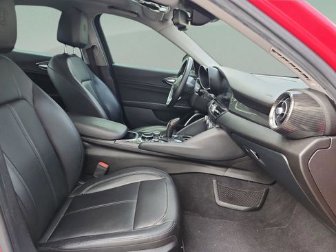 Used 2020 Alfa Romeo Giulia w/ Quick Order Package 22K Sport image 19