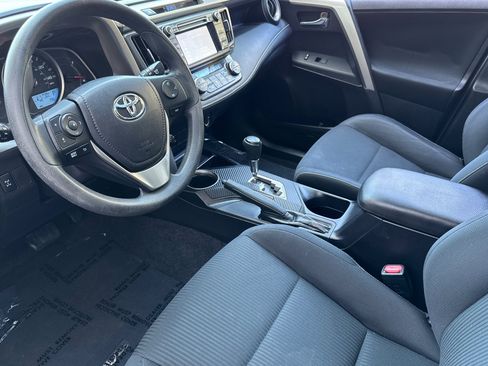 Used 2015 Toyota RAV4 XLE AWD/4WD image 4