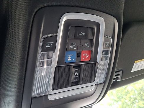 Used 2022 RAM 1500 Laramie AWD/4WD image 27
