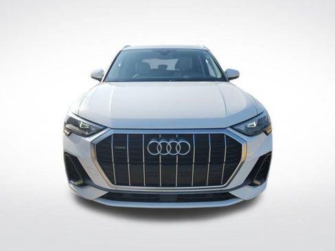 Used 2022 Audi Q3 2.0T Premium w/ Convenience Package AWD/4WD image 2