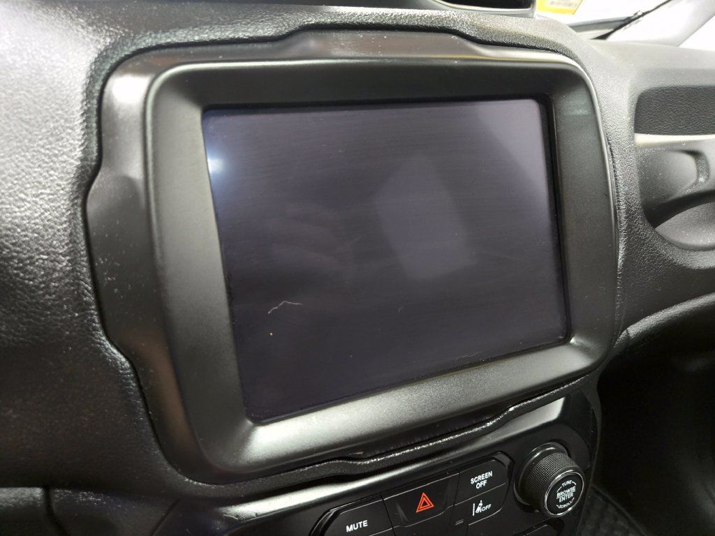 Used 2023 Jeep Renegade Limited w/ Sun/Sound Group AWD/4WD image 21