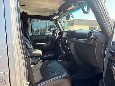 Used 2018 Jeep Wrangler Unlimited Sport S AWD/4WD image 21