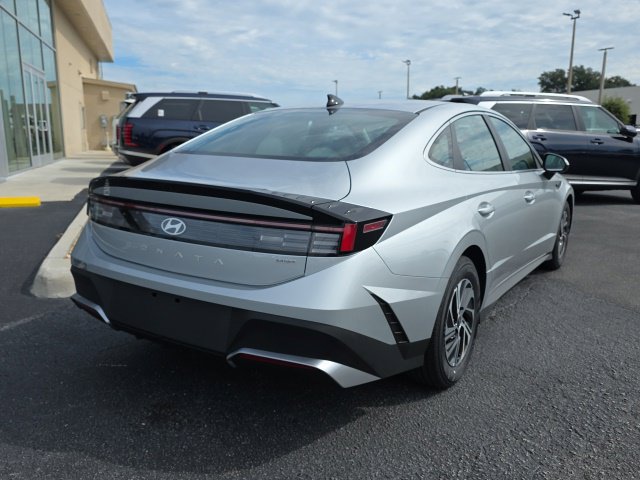 New 2026 Hyundai Sonata Blue FWD image 4