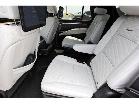 Certified 2026 Cadillac Escalade Platinum Sport w/ LPO, ONYX Package AWD/4WD image 7