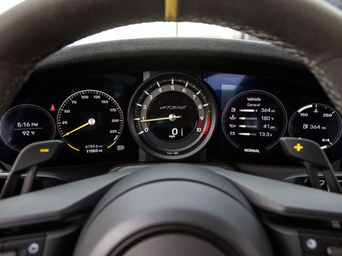 Certified 2025 Porsche 911 GT3 RS w/ Weissach Package RWD image 14