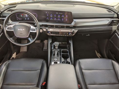 Certified 2024 Kia Telluride LX image 12