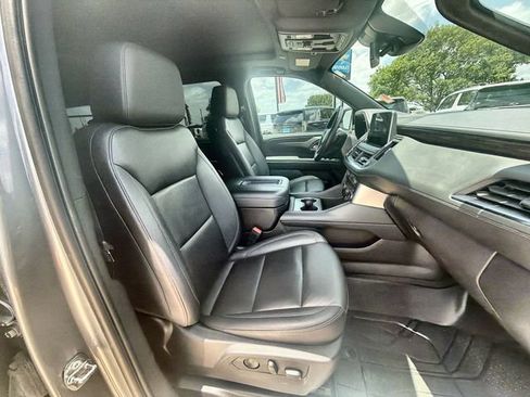 Used 2024 Chevrolet Suburban Z71 w/ Luxury Package AWD/4WD image 27