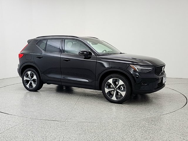 New 2026 Volvo XC40 B5 Plus w/ Protection Package Premier AWD/4WD image 3