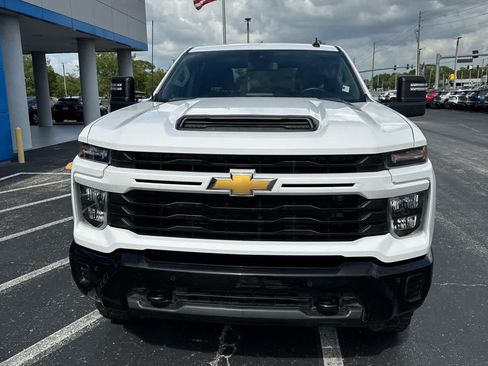 Used 2025 Chevrolet Silverado 2500 Custom w/ Custom Value Package AWD/4WD image 5
