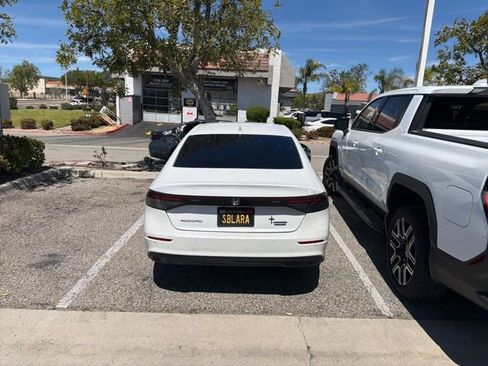 Used 2023 Honda Accord Touring image 3