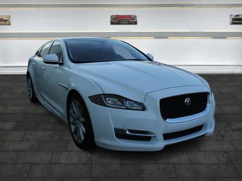 Used 2016 Jaguar XJ R-Sport image 1