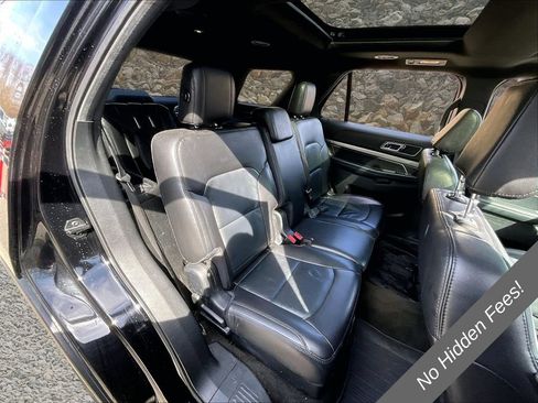 Used 2018 Ford Explorer XLT w/ Equipment Group 202A AWD/4WD image 25
