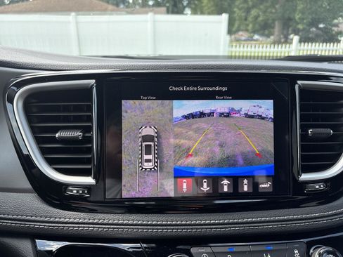New 2027 Chrysler Pacifica Select AWD/4WD image 23