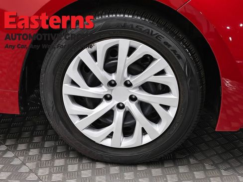 Used 2020 Toyota Corolla LE FWD image 30