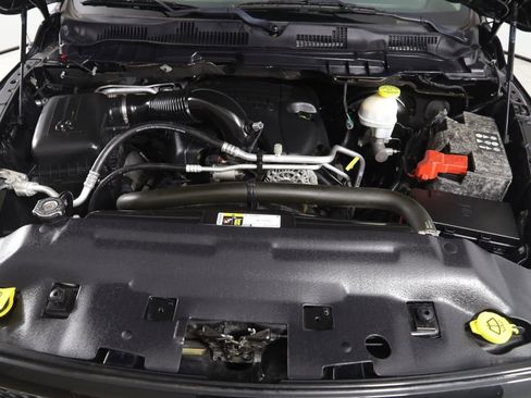 Used 2018 RAM 1500 Express AWD/4WD image 42