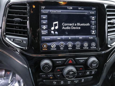 Used 2021 Jeep Grand Cherokee Limited X image 22