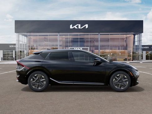 New 2025 Kia EV6 Light w/ Light LR Technology Package AWD/4WD image 7