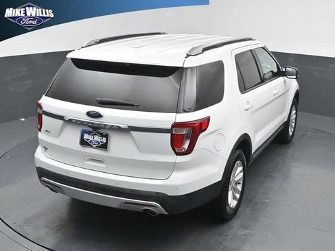 Used 2017 Ford Explorer XLT w/ Equipment Group 202A FWD image 15