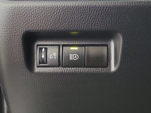 Used 2024 Toyota RAV4 XLE FWD image 23