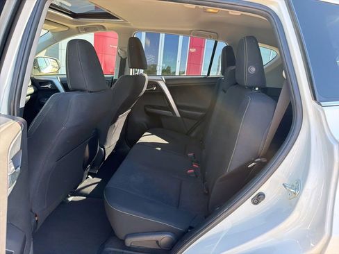 Used 2017 Toyota RAV4 XLE FWD image 16