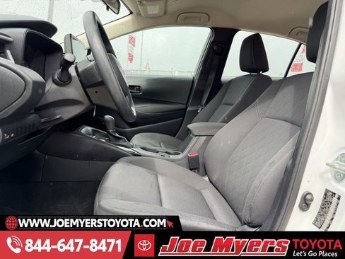 Used 2025 Toyota Corolla LE image 26