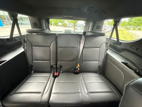 Used 2024 Chevrolet Suburban LT w/ LT Signature Plus Package AWD/4WD image 34