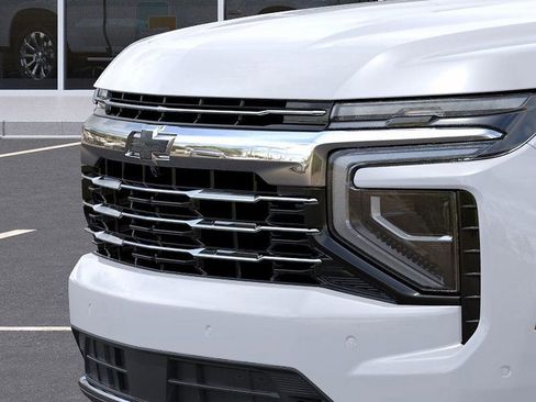 New 2026 Chevrolet Suburban LT image 13