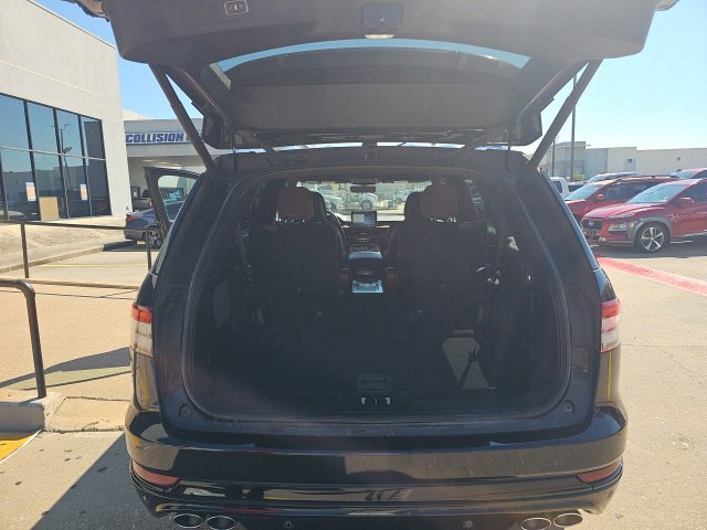 Used 2022 Lincoln Aviator Reserve w/ Equipment Group 201A RWD image 8