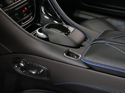 Used 2020 Aston Martin DBS Superleggera RWD image 30