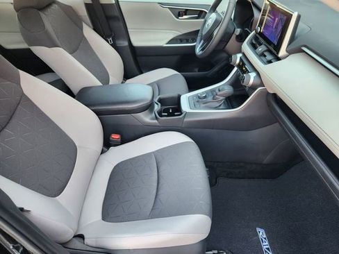 Used 2024 Toyota RAV4 XLE w/ Convenience Package image 11