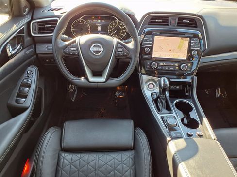 Used 2023 Nissan Maxima Platinum image 2