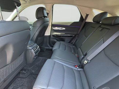 Certified 2026 Genesis GV70 2.5T AWD/4WD image 16