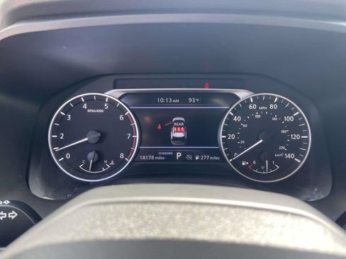 Used 2025 Nissan Rogue S FWD image 22