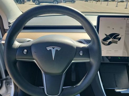 Used 2021 Tesla Model Y Long Range image 6