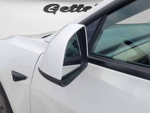 Used 2023 Tesla Model 3 Standard Range RWD image 24