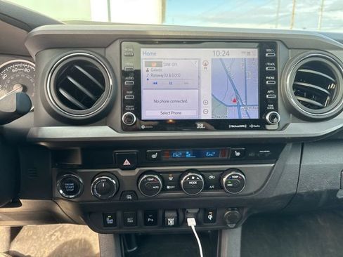 Used 2022 Toyota Tacoma TRD Off-Road w/ TRD Premium Off Road Package image 7