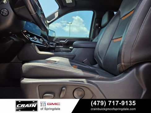 Used 2024 GMC Sierra 1500 AT4 w/ Technology Package AWD/4WD image 11